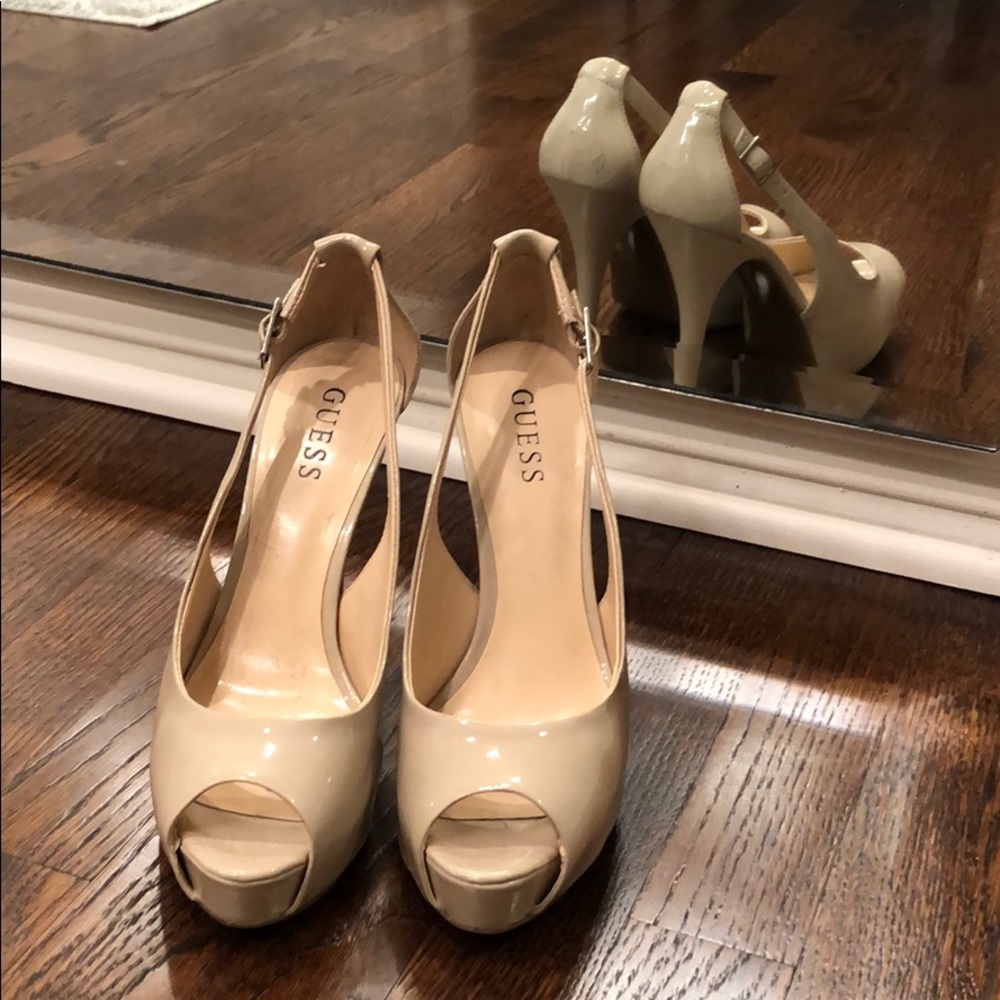 Guess Patent Peeptoe Pump 8